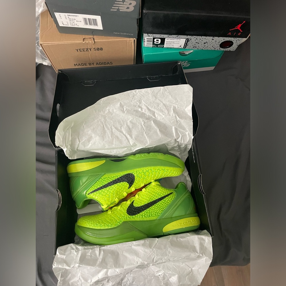 Kobe Grinches 6